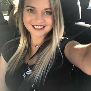 Meet your Posher, Adrienne